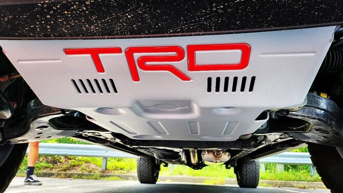 2021 Toyota Tundra Platinum Nitto Recon Grappler A/T 295/60R20 (7720)