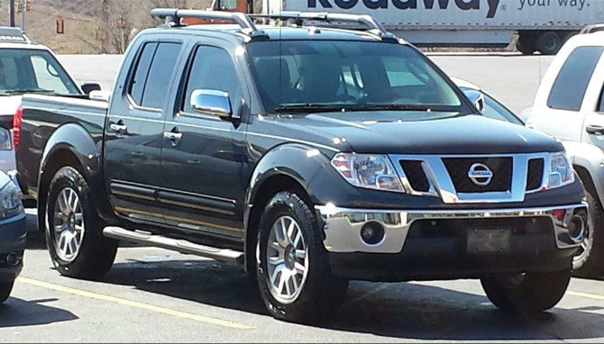2011 Nissan Frontier Crew Cab SL Cooper Discoverer AT3 265/70R18 (3179)