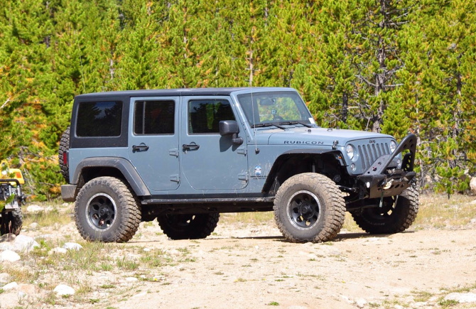 2014 Jeep Wrangler Unlimited Rubicon BFGoodrich Mud-Terrain T/A KM2 35/12.50R17 (622)