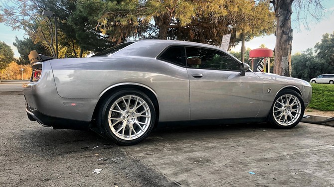 2017 Dodge Challenger R/T Scat Pack Nitto NT555 G2 305/35R20 (3795)