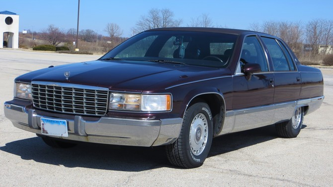 1994 Cadillac Fleetwood Brougham  General Altimax RT43 235/70R15 (3107)